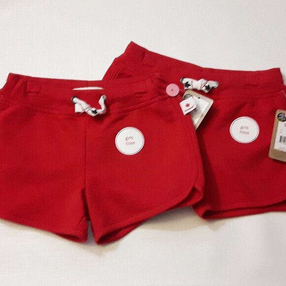 Pair of Girls Shorts XS 4-5 RED Canada - Picture 2 of 2